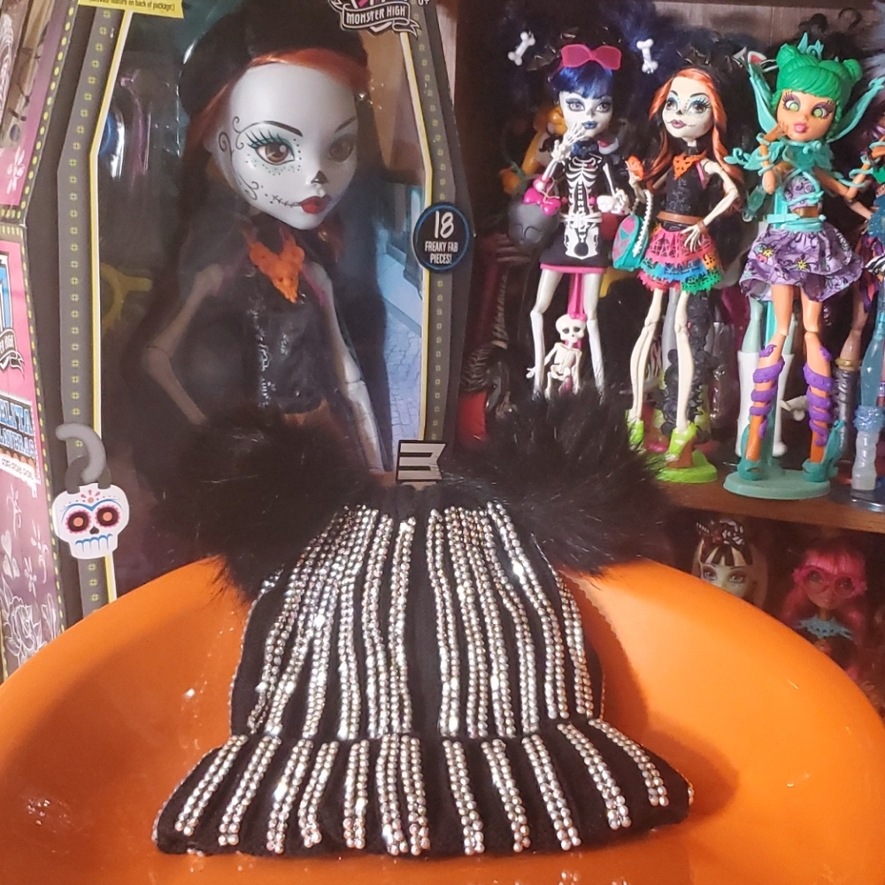 SILVER STUDDED RHINESTONE HAT - Picture 2 of 16